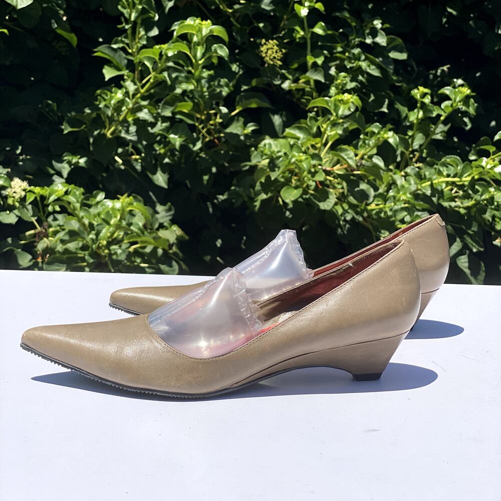 Shoe Lab Made in Brazil Leather Pointed Toe Taupe Wedge Kitten Heel Polished 7.5 - Picture 5 of 9